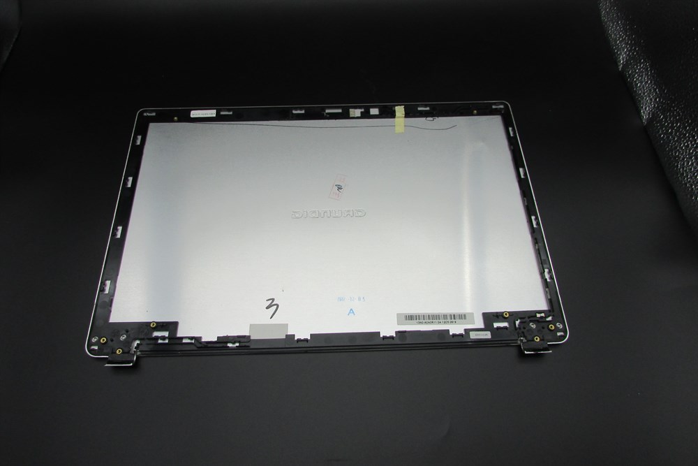 GRUNDİG UBS İ5 V2 Notebook Lcd Arka Kapak