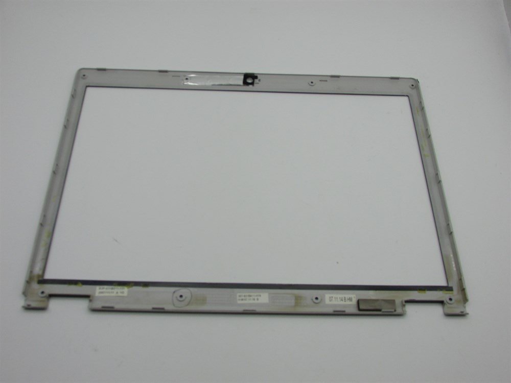 LG E500 Notebook Lcd Bezel On