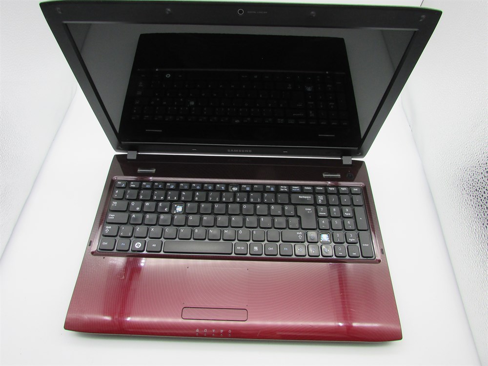 SAMSUNG R580 Notebook