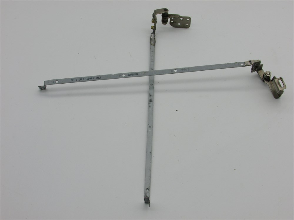 TOSHİBA SATALLİTE C855 1R0 Notebook  Menteşe