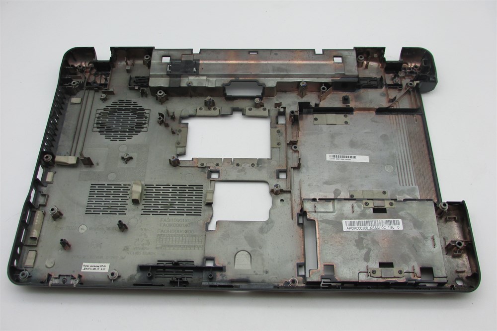 TOSHİBA SATELLİTE C660D-1E5 PART NO PSC20E 00000XTE Notevook Alt Kasa