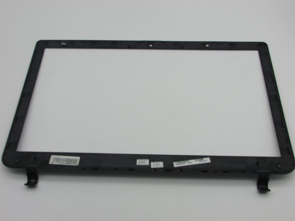 TOSHİBA SATELLİTE L50-B-133 Notebook Lcd Bezel On