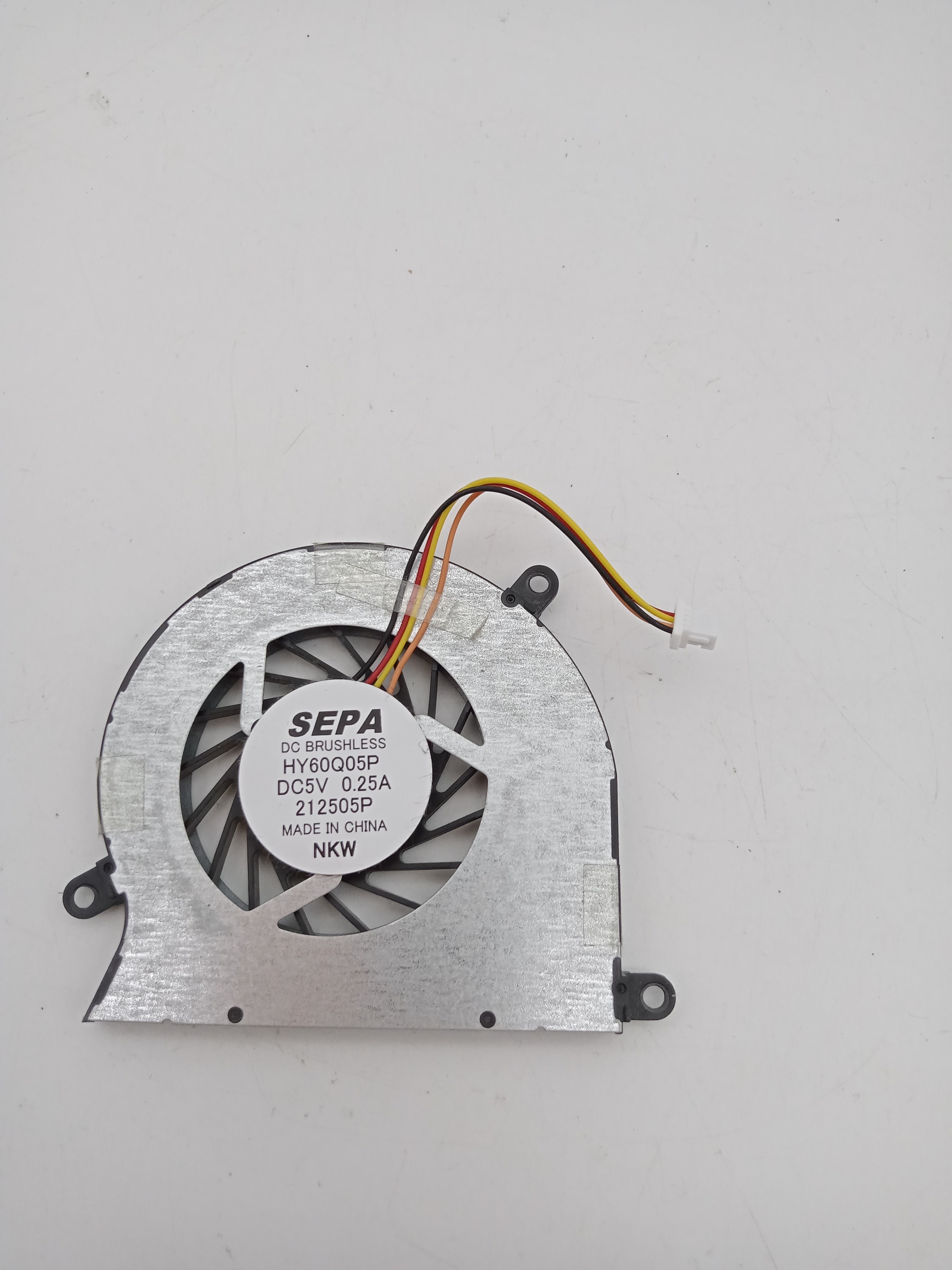 VESTEL NB ONYX PLUS 141YU-B987-D32-W8C  Notebook  Fan