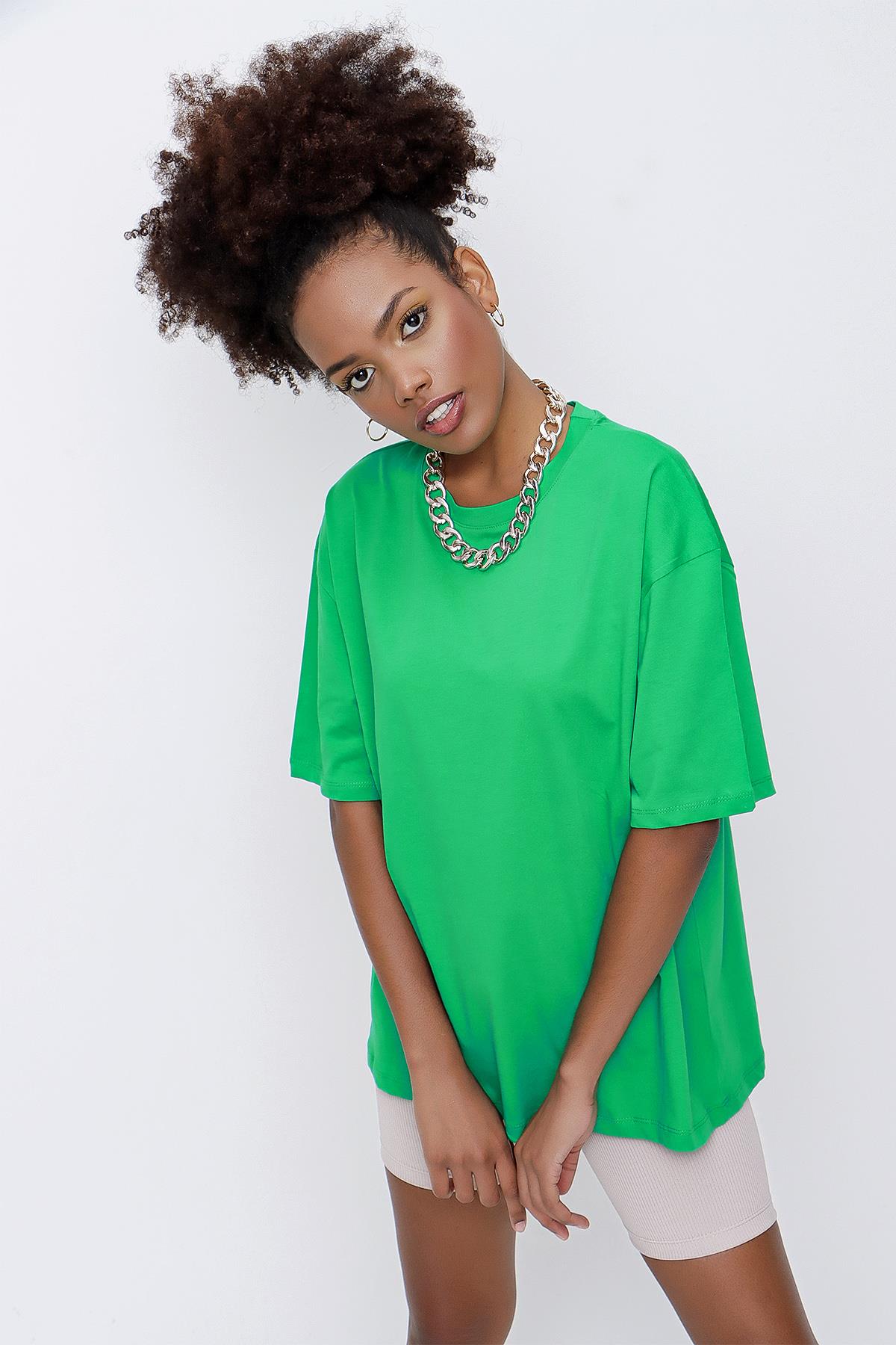 Kadın Benetton Yeşili Bisiklet Yaka Oversize Kalıp Basic Tişört | Tena Moda  ®