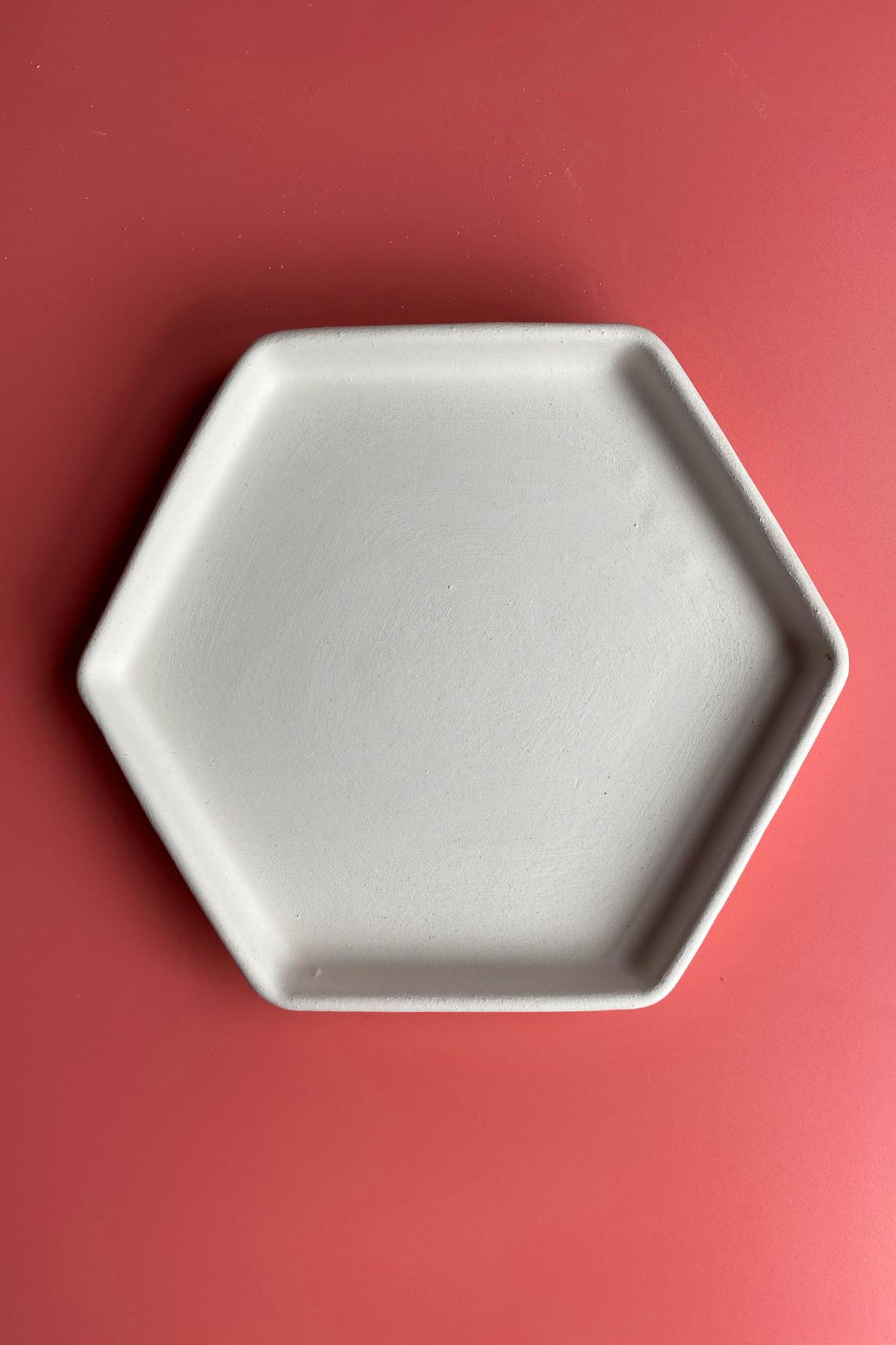 Шестиугольная тарелка керамическая Bisque