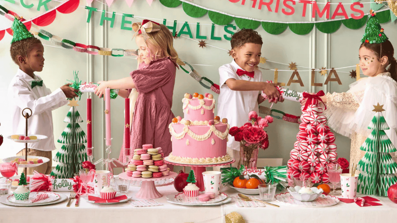 Yeni Yıl Partisi Hazırlama Rehberi: Masa, Dekorasyon ve Hediyeleşme