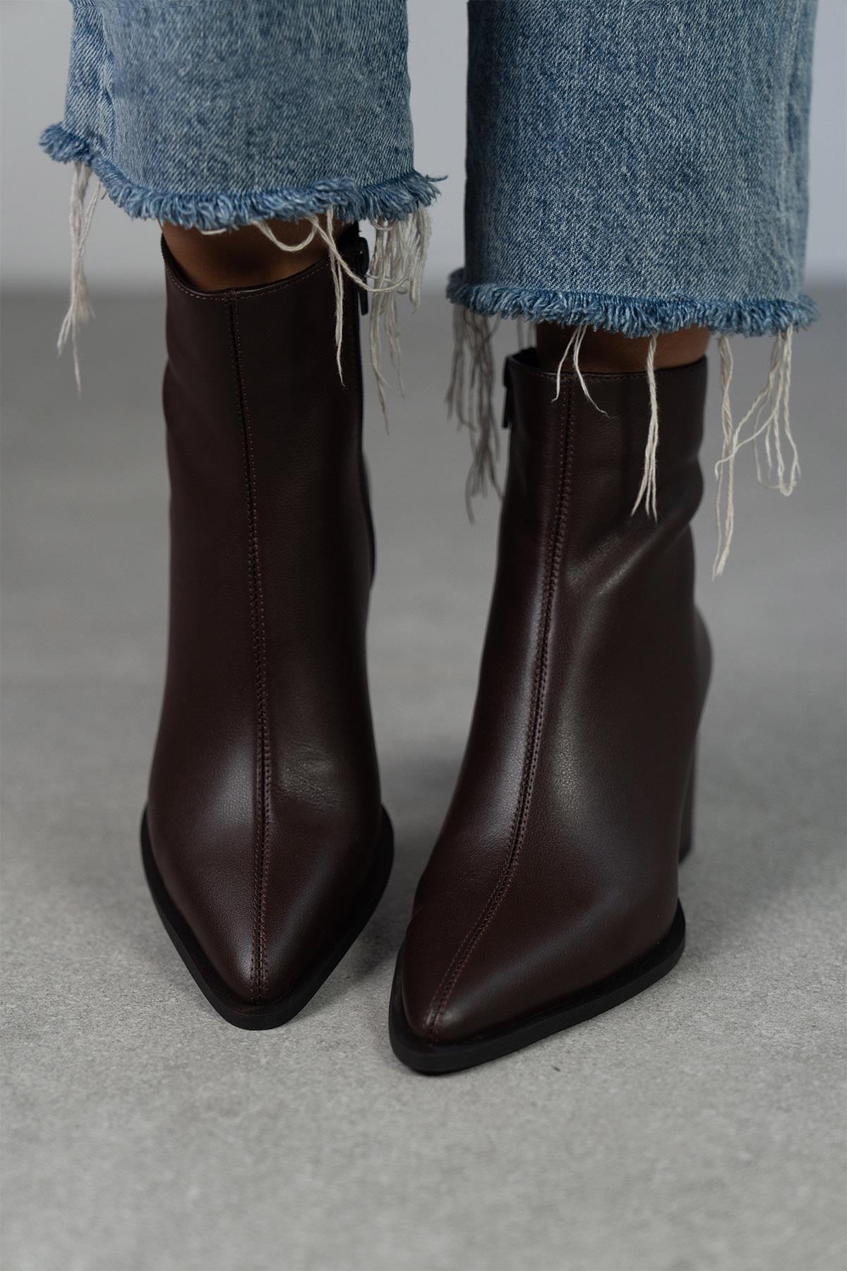 BERLİN KAHVE DERİ BOT KAHVE