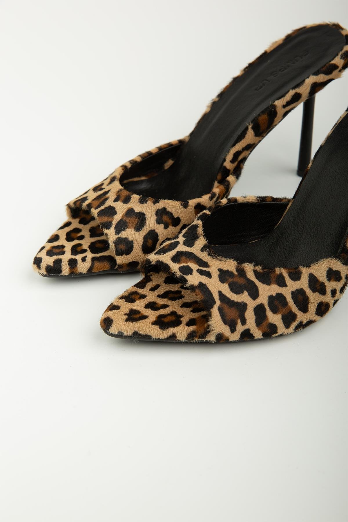 CARMEN LEO HAKİKİ DERİ TERLİK LEO