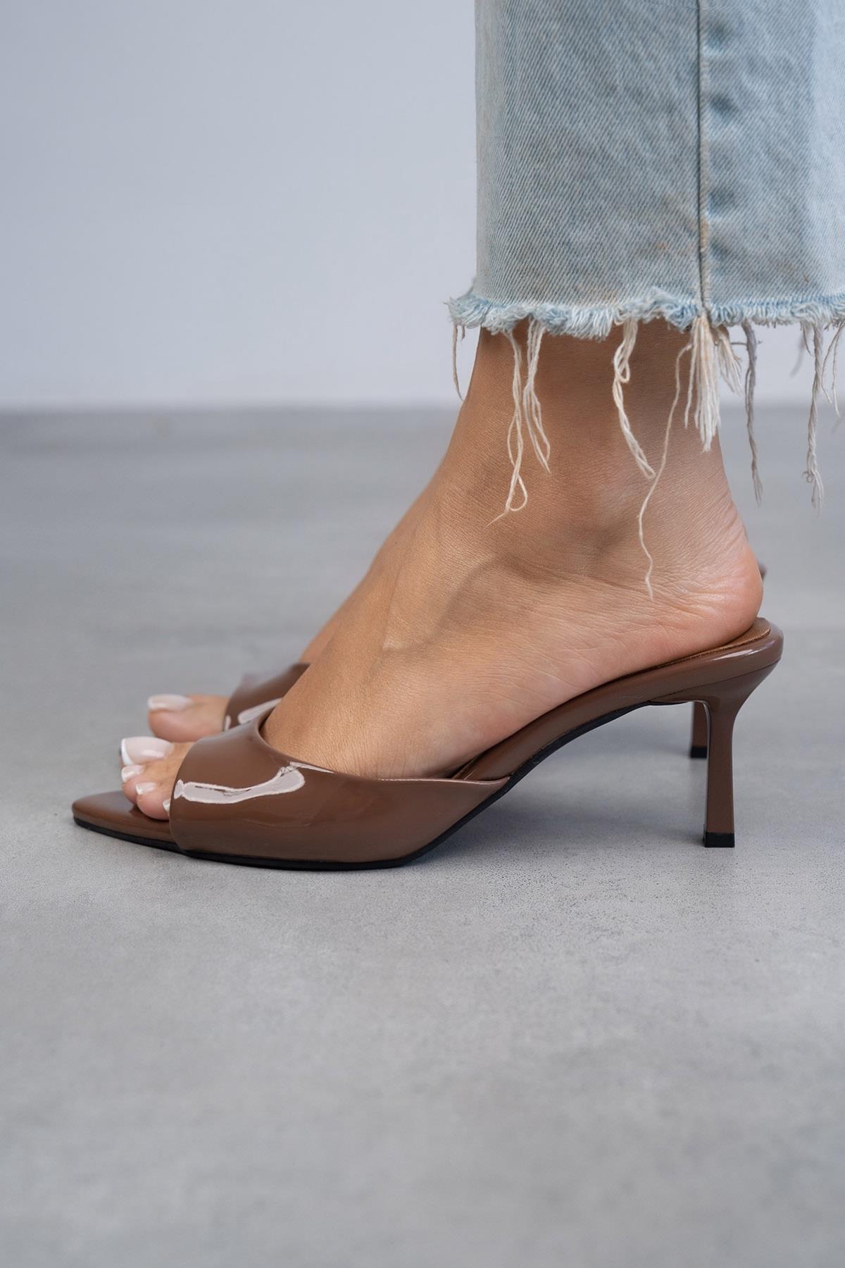 CLARA ÇİKOLATA RUGAN TERLİK ÇİKOLATA RUGAN