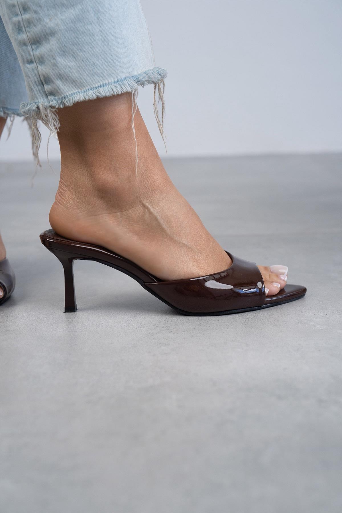 CLARA KAHVE RUGAN TERLİK KAHVE