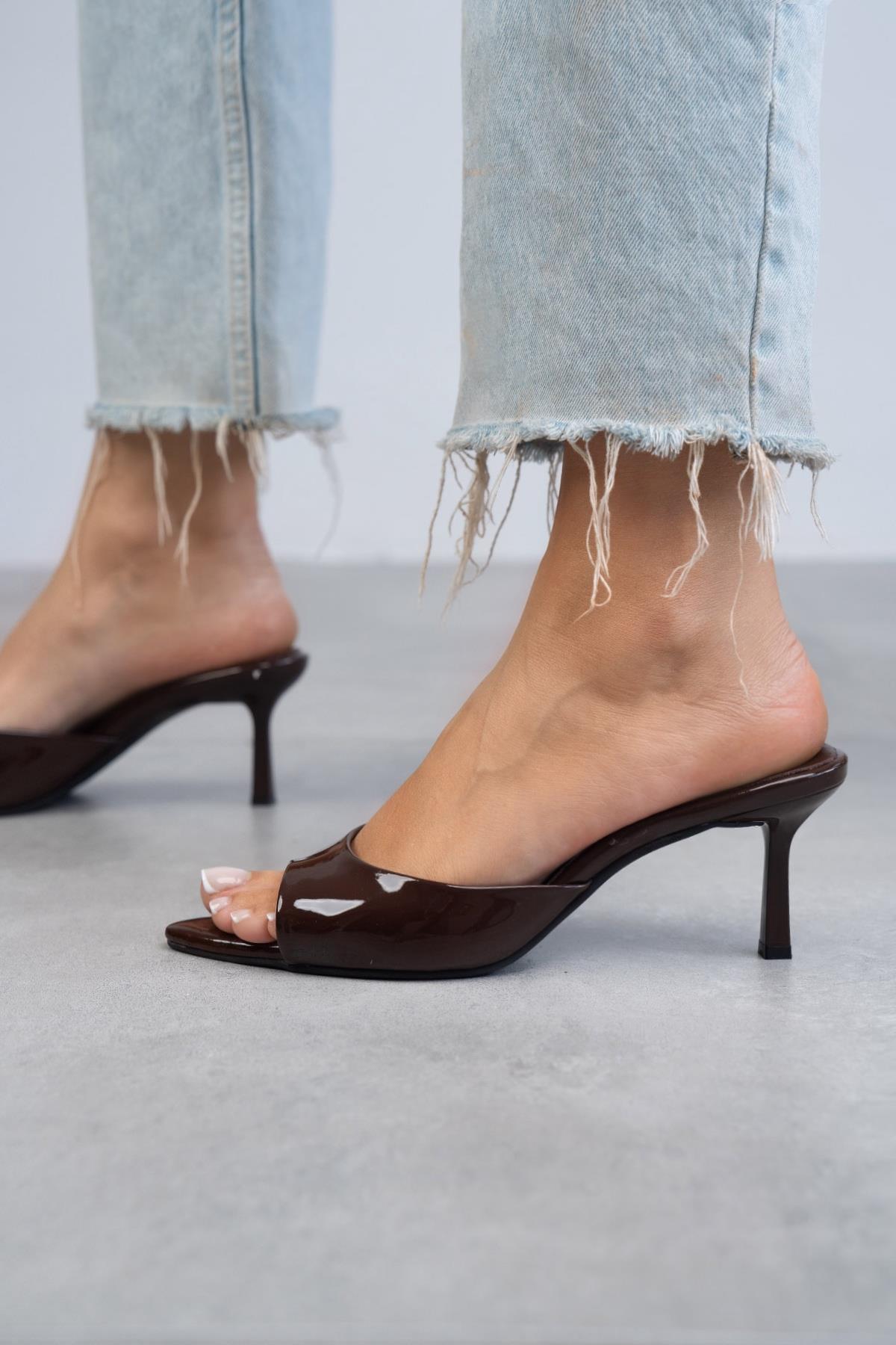 CLARA KAHVE RUGAN TERLİK KAHVE