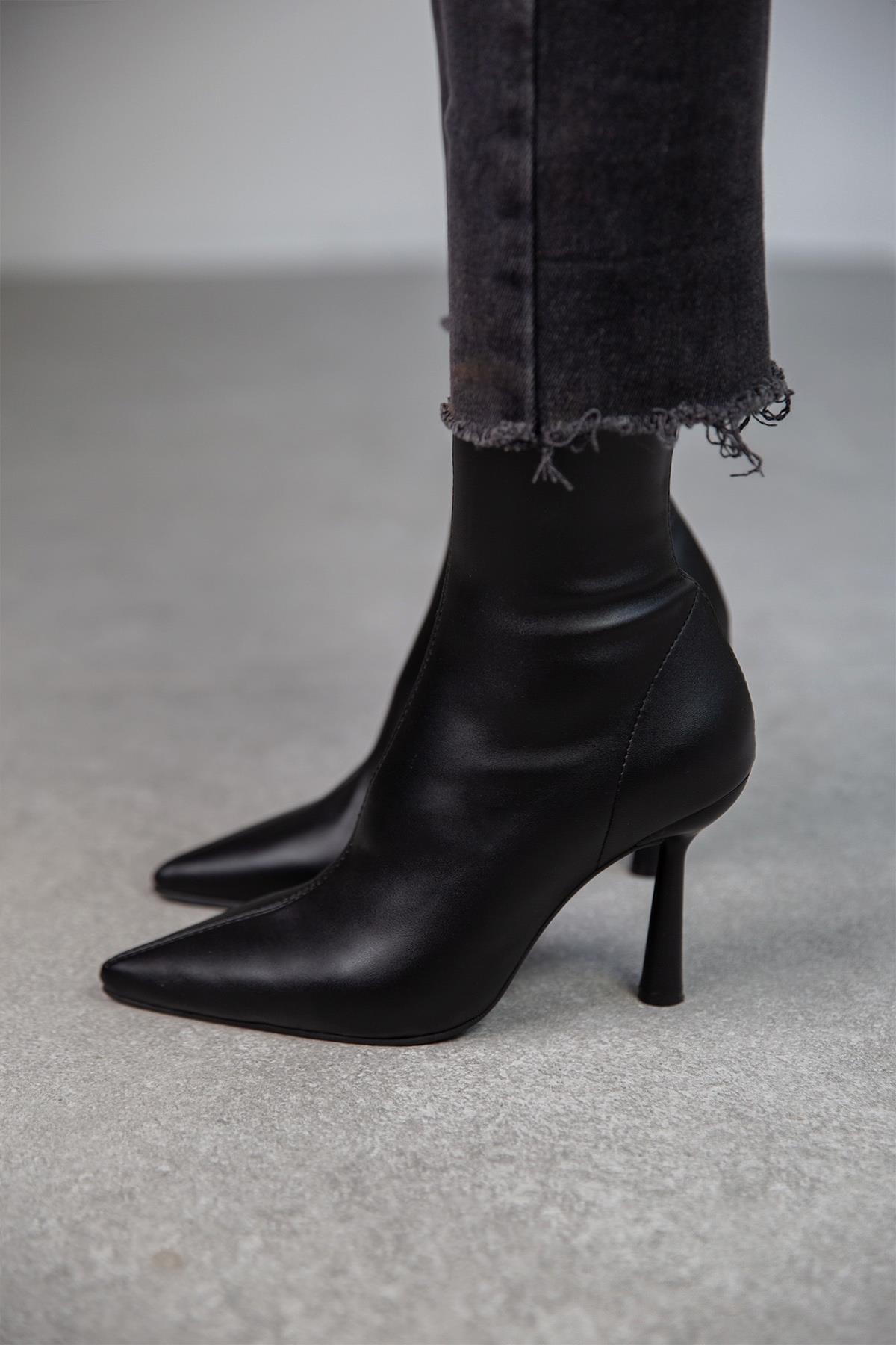 FALL STREÇ SİYAH DERİ BOT SİYAH