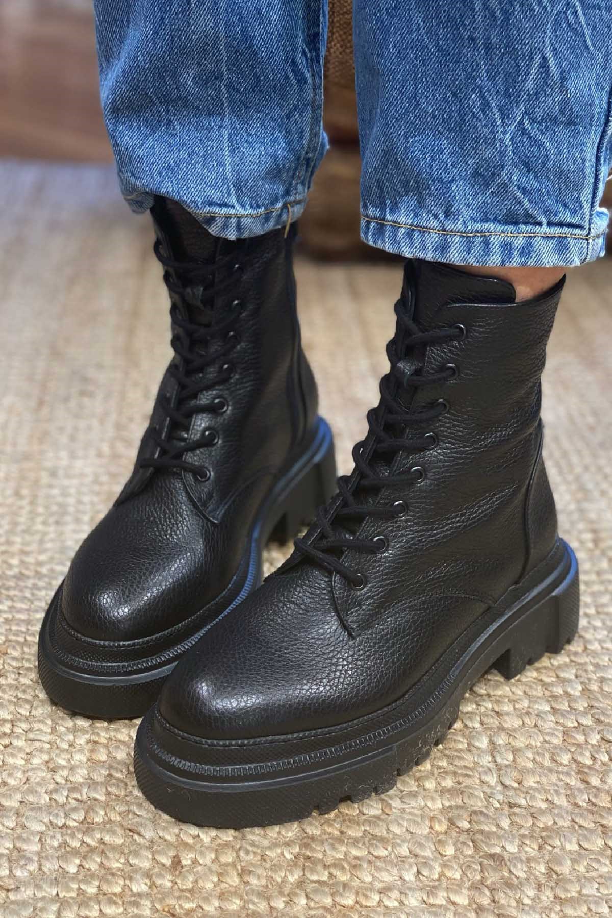 HOLLY SİYAH HAKİKİ DERİ POSTAL SİYAH DERİ