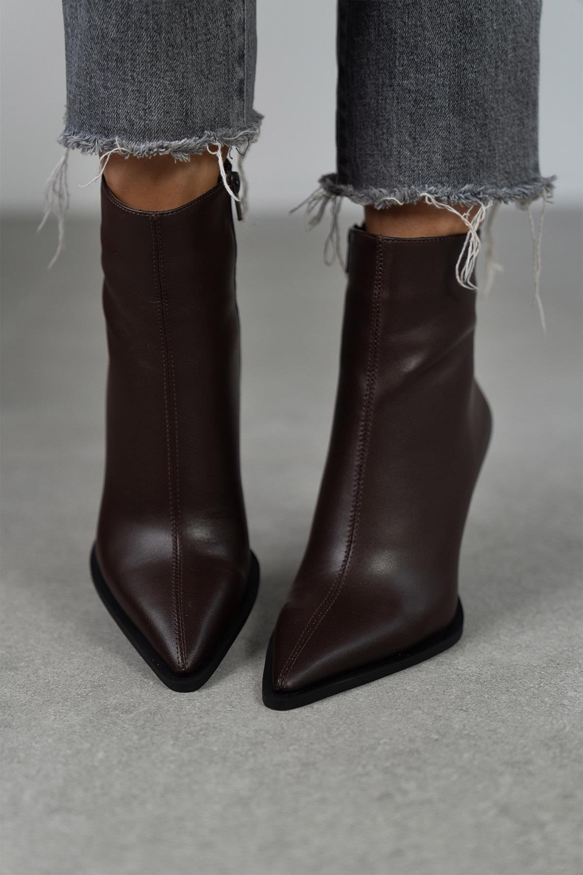 JANET KAHVE DERİ BOT KAHVE