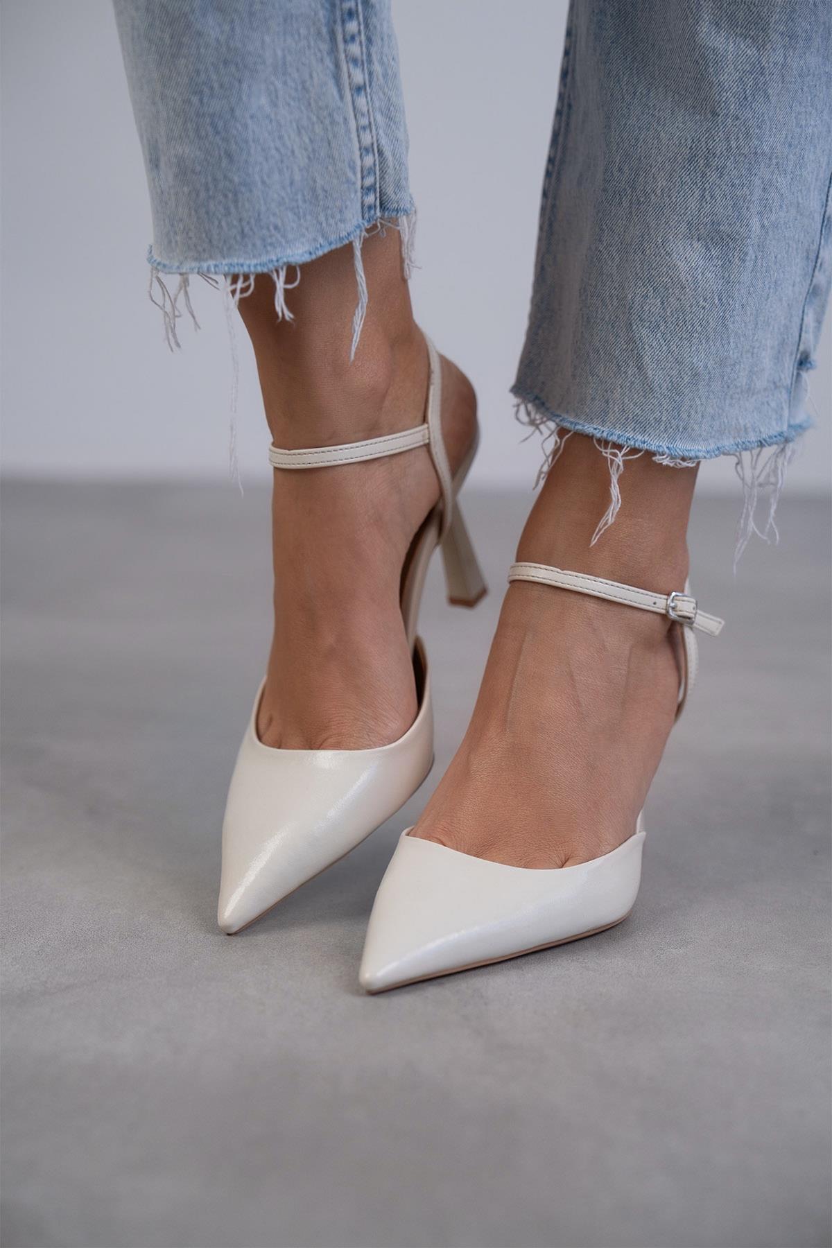 JENNY EKRU STİLETTO KEMİK