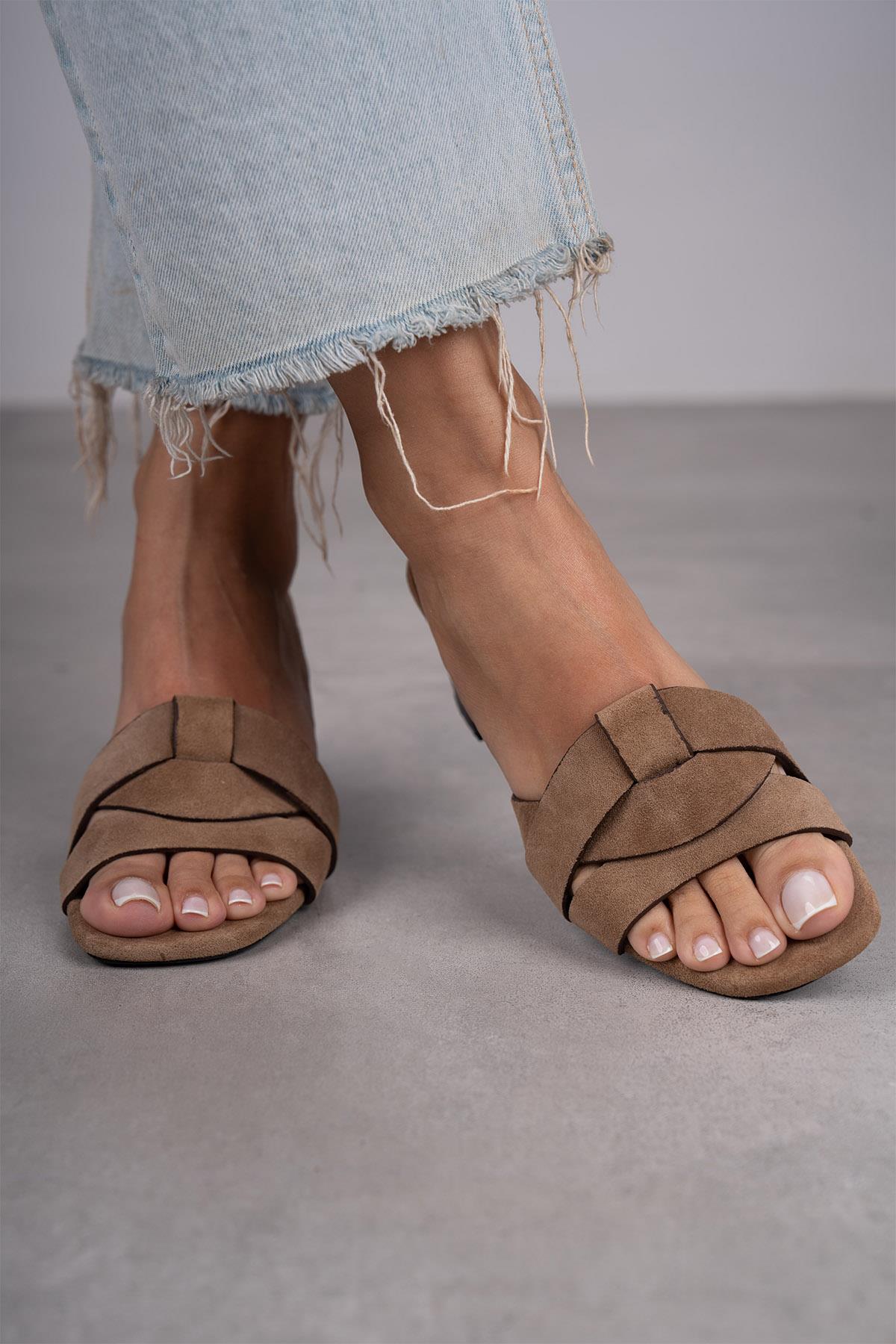 LİNDA AÇIK KAHVE SÜET TERLİK KAHVE