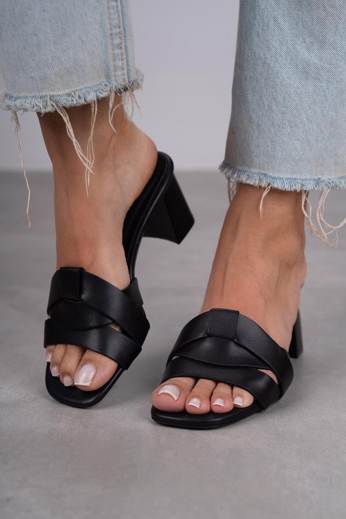 LİNDA SİYAH DERİ TERLİK SİYAH DERİ