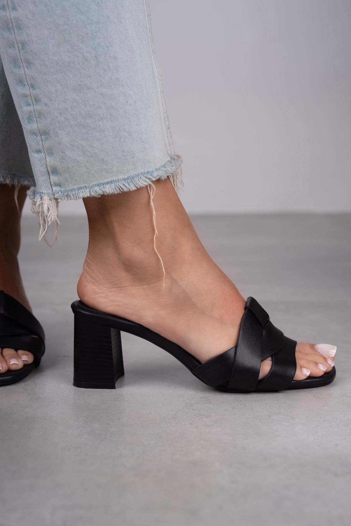 LİNDA TERLİK SİYAH DERİ