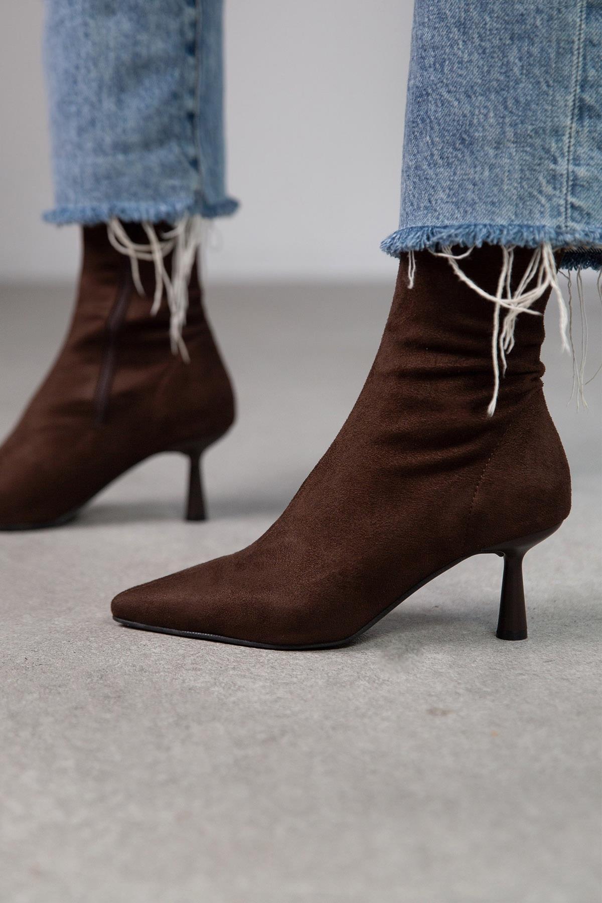 LOOK STREÇ KOYU KAHVE SÜET BOT KAHVE