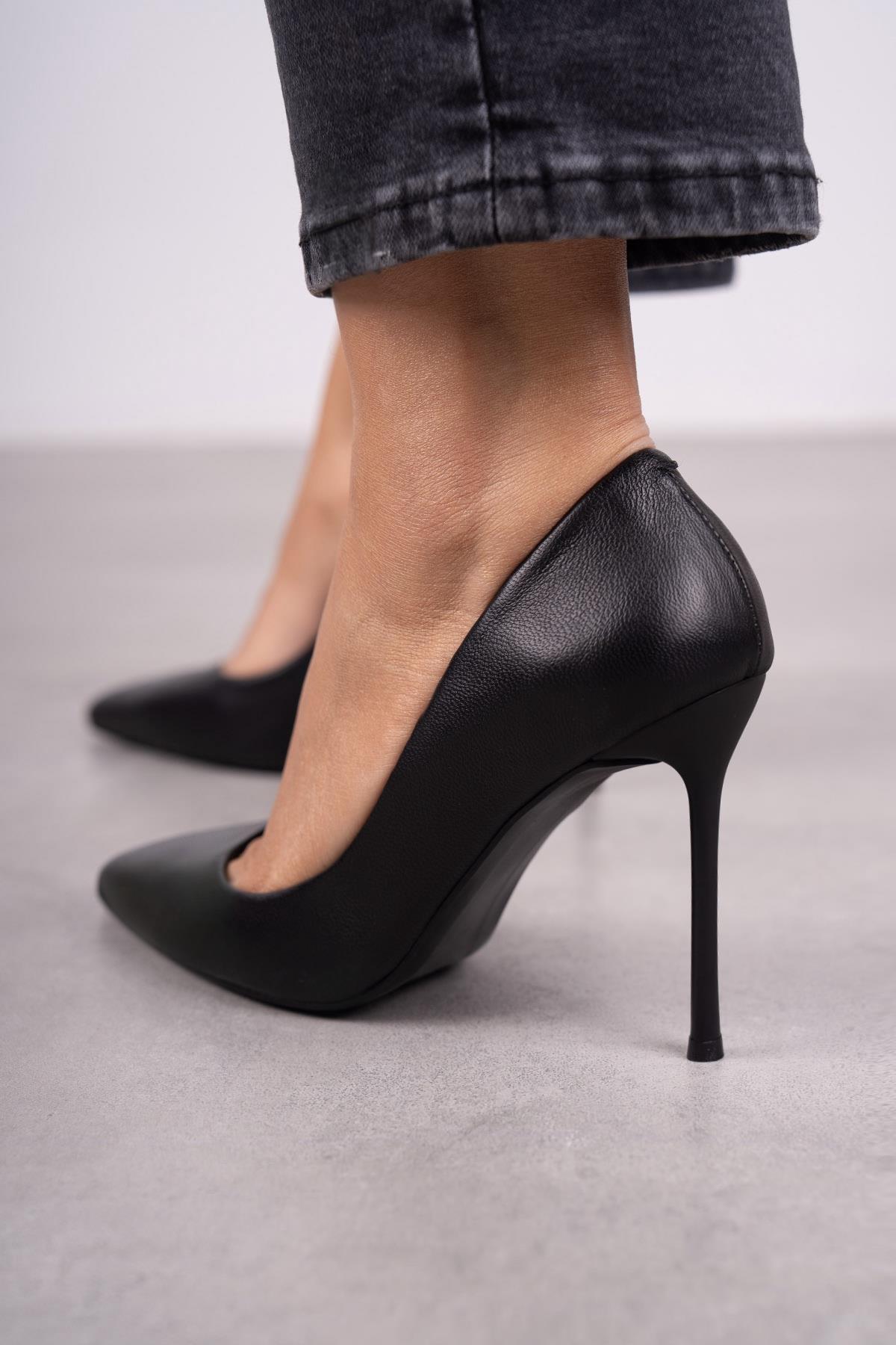 QUEEN SİYAH DERİ STİLETTO SİYAH DERİ