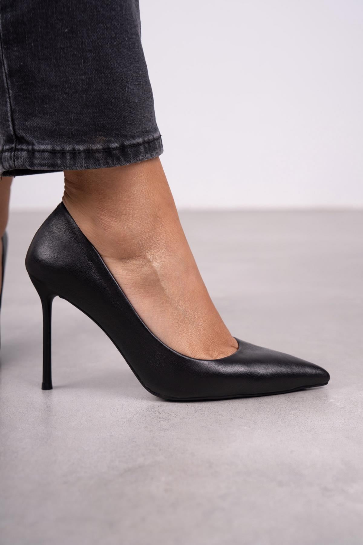 QUEEN SİYAH DERİ STİLETTO SİYAH DERİ