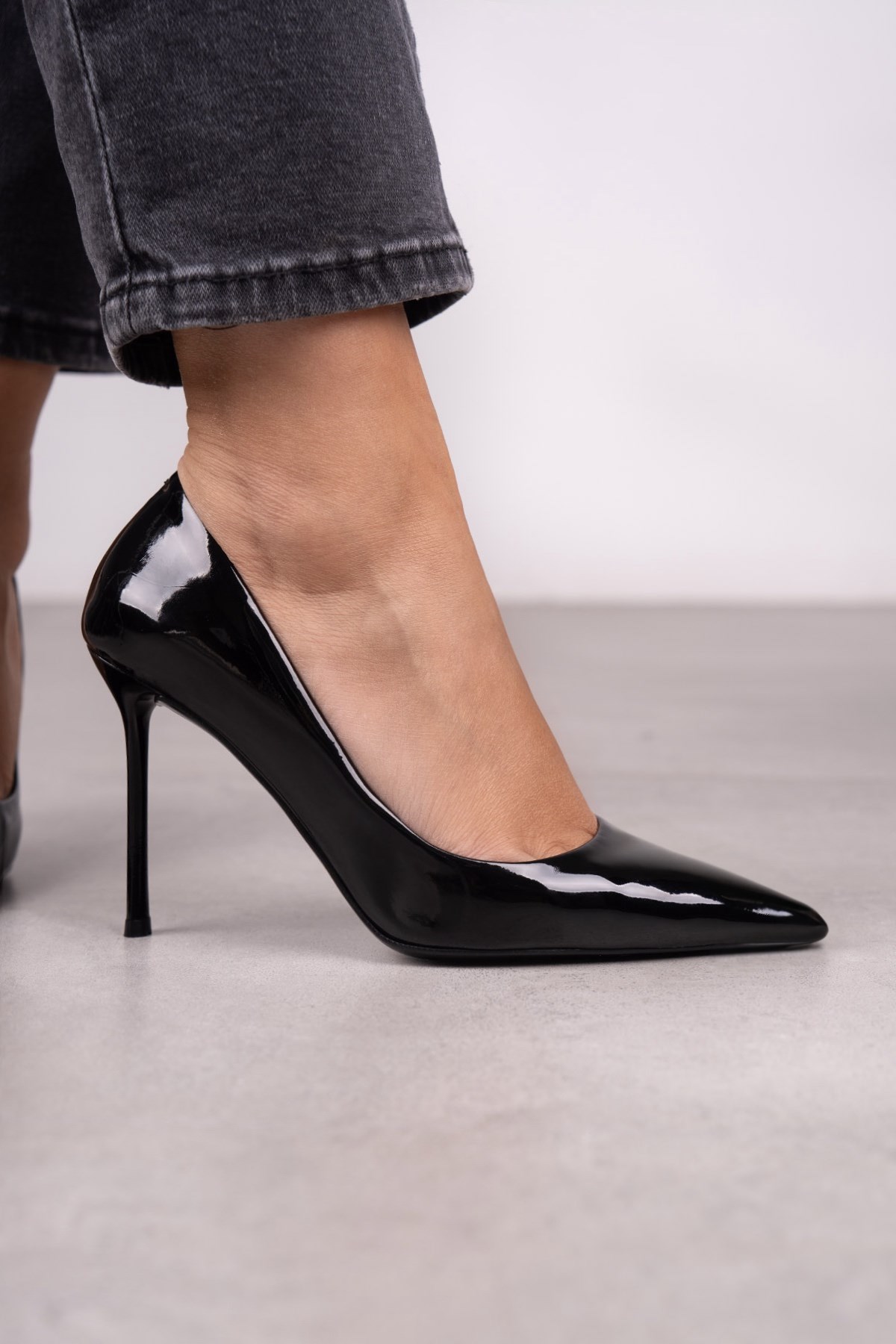 QUEEN SİYAH RUGAN STİLETTO SİYAH RUGAN