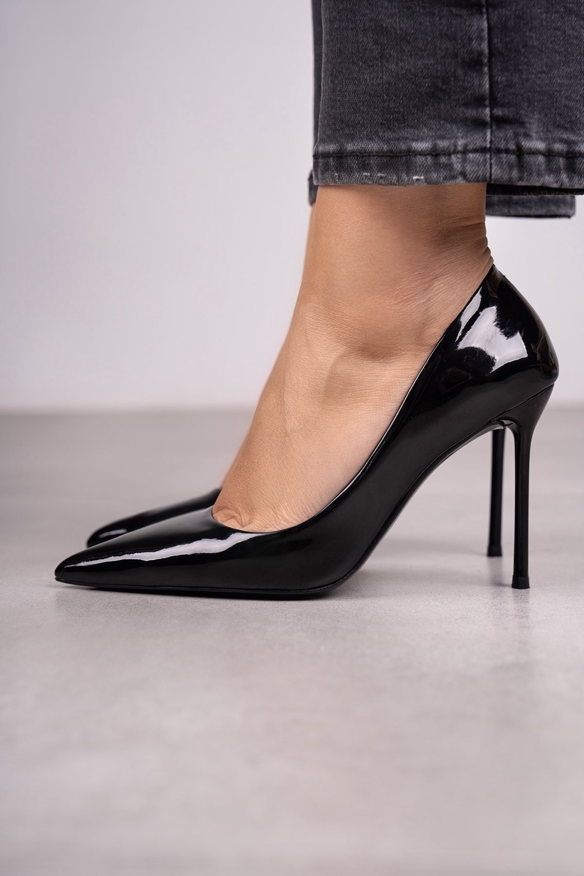 QUEEN SİYAH RUGAN STİLETTO SİYAH RUGAN