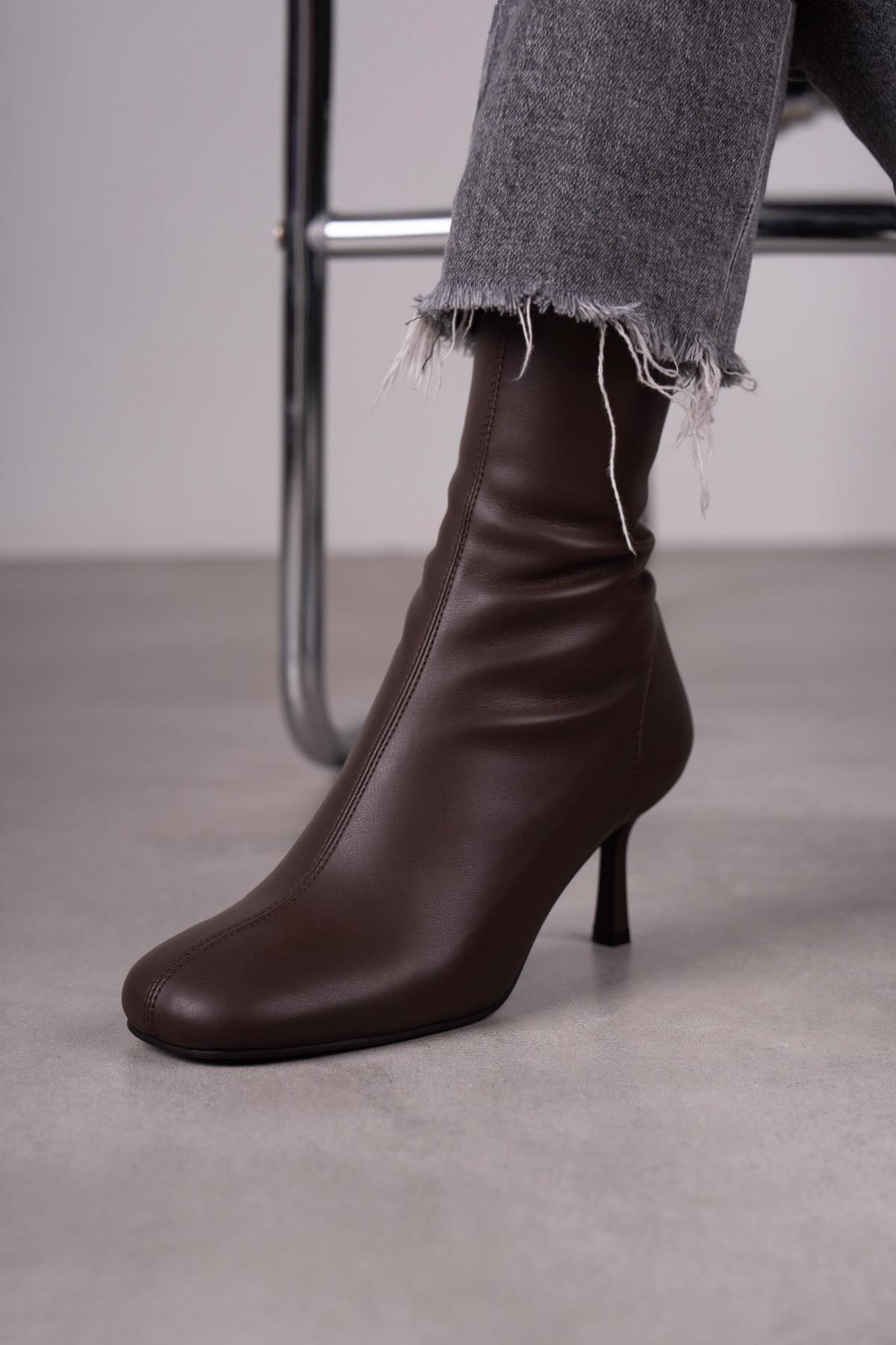 SERA STREÇ KAHVE DERİ BOT KAHVE