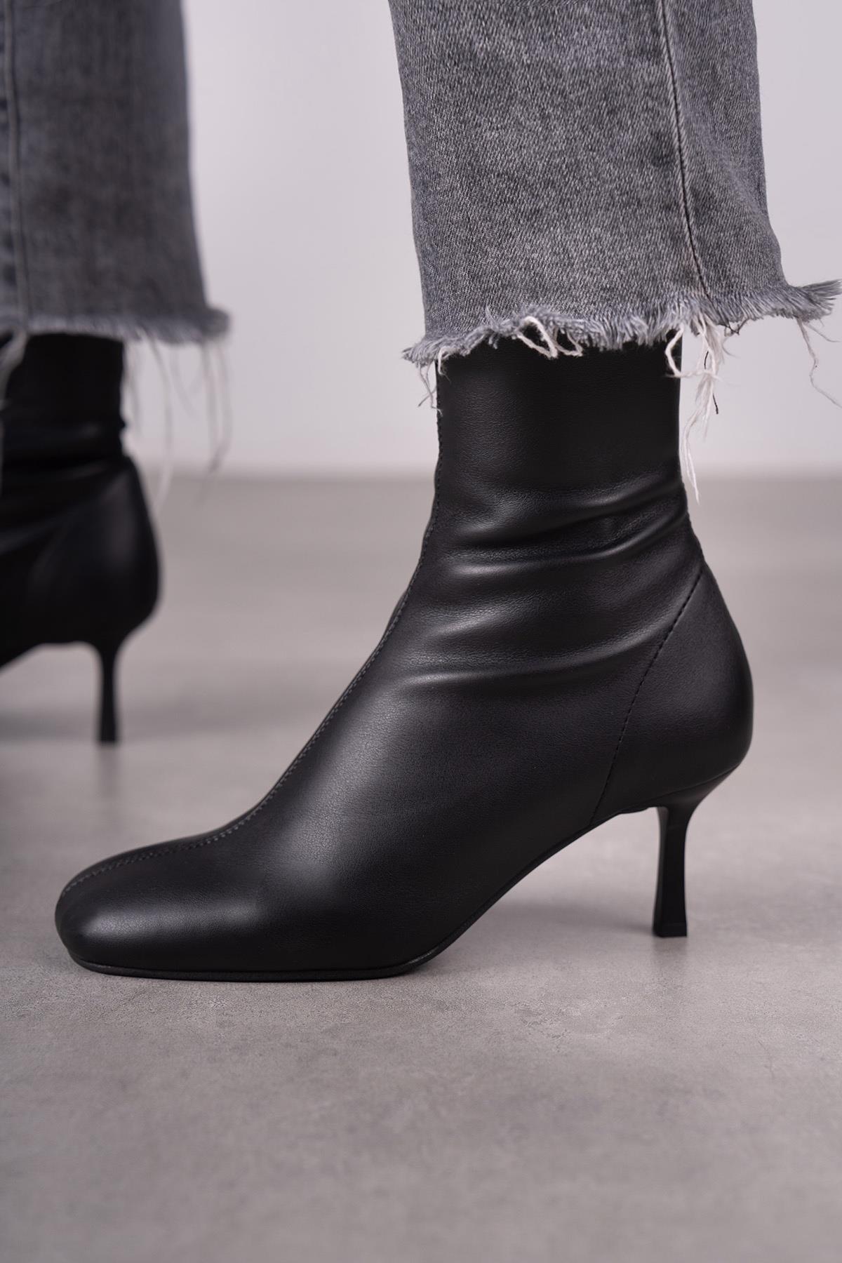 SERA STREÇ SİYAH DERİ BOT SİYAH DERİ