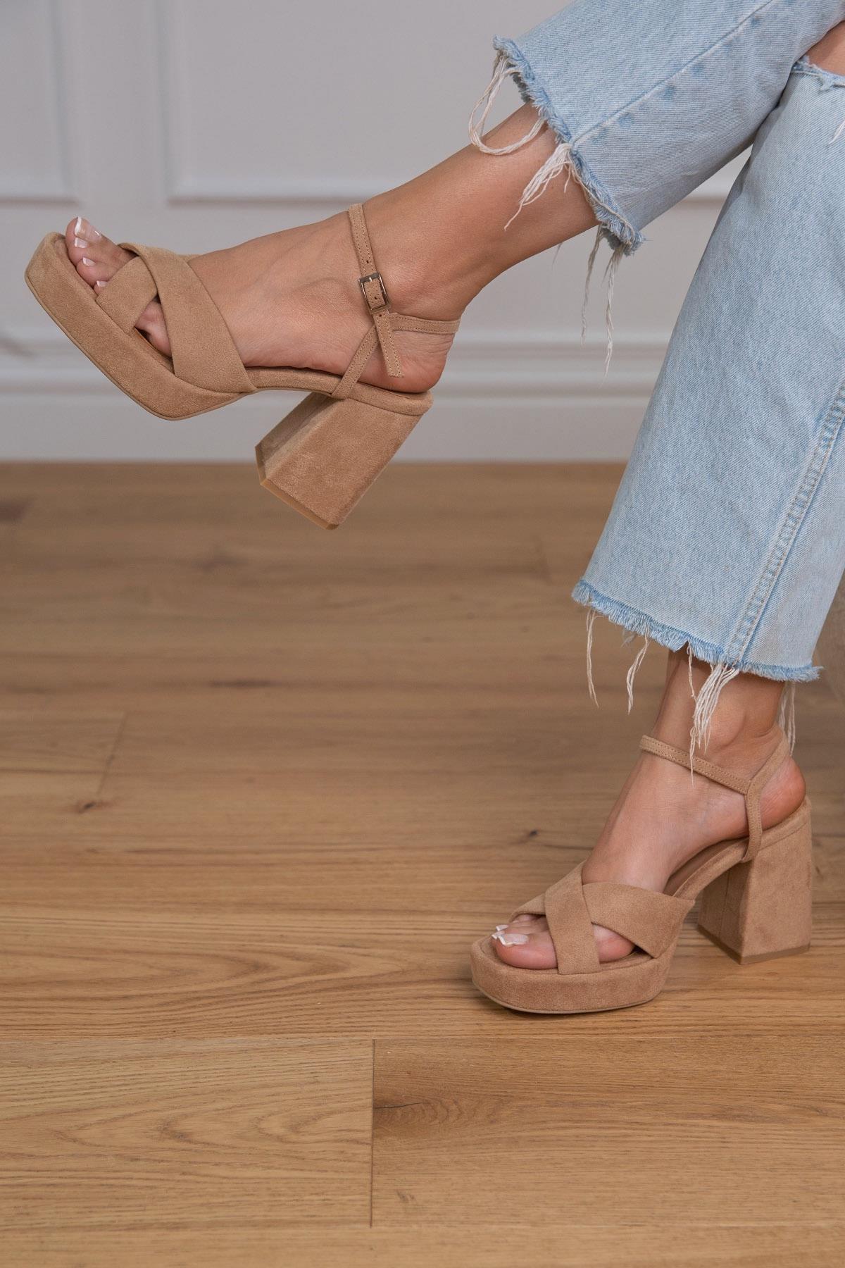 VİVİEN BEJ SÜET SANDALET BEJ