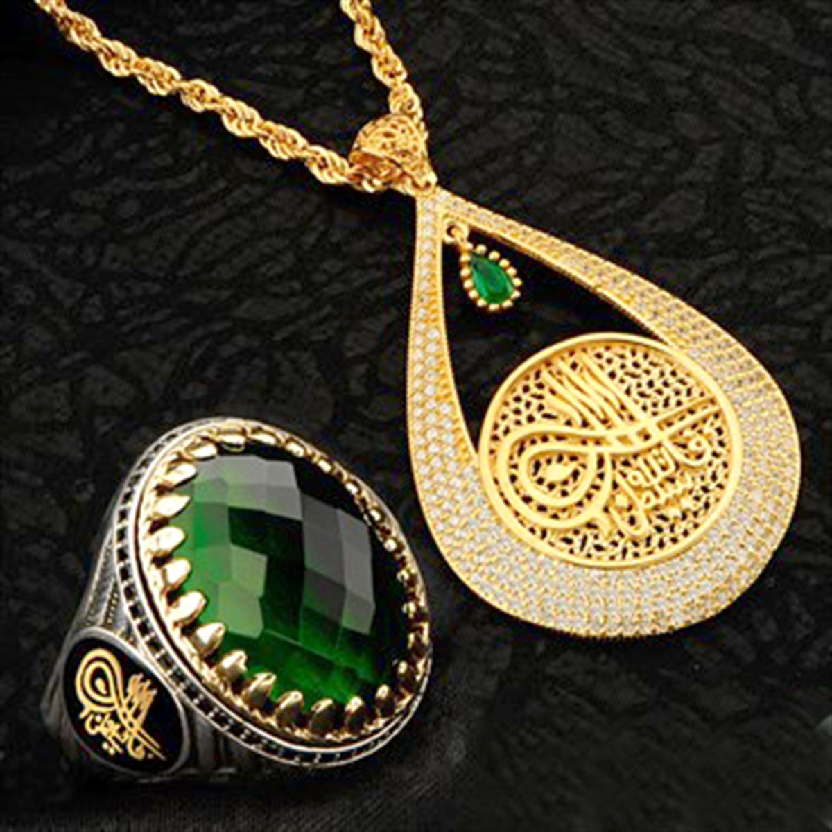 Zümrüt Yeşil Taşlı Tuğralı Altın Kaplamalı Gümüş Bayan Kolye ve Erkek Yüzük Kombini