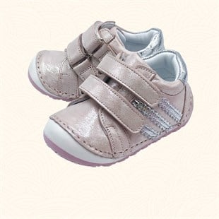 Lil Bugga Çika, gerçek deri, pudra rengi, kız bebekler için anatomik tabanlı ilk adım spor ayakkabısı.