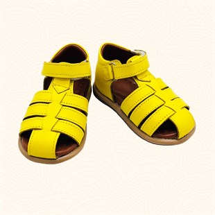 Lil Bugga Hans, sarı renk, gerçek deri, anatomik tabanlı ilk adım sandaleti.