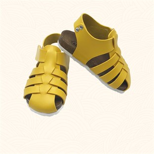 Lil Bugga Helmut model, sarı renk, kız ve erkek çocuk anatomik tabanlı yazlık sandalet.