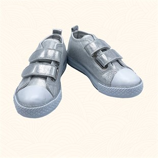 Lil Bugga Spiky, pırıltılı gümüş renk, kanvas, terletmeyen çocuk spor ayakkabısı.
