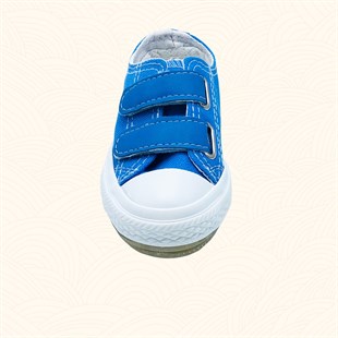 Lil Bugga Spiky, açık mavi renk, kanvas, terletmeyen çocuk spor ayakkabısı, önden görünüm.