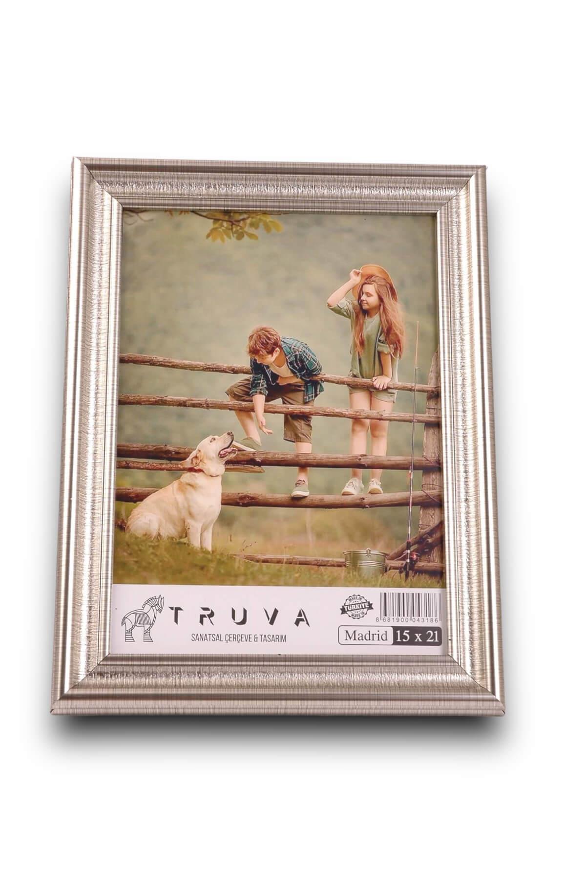 15x21 Gümüş Madrid Plastik Çerçeve