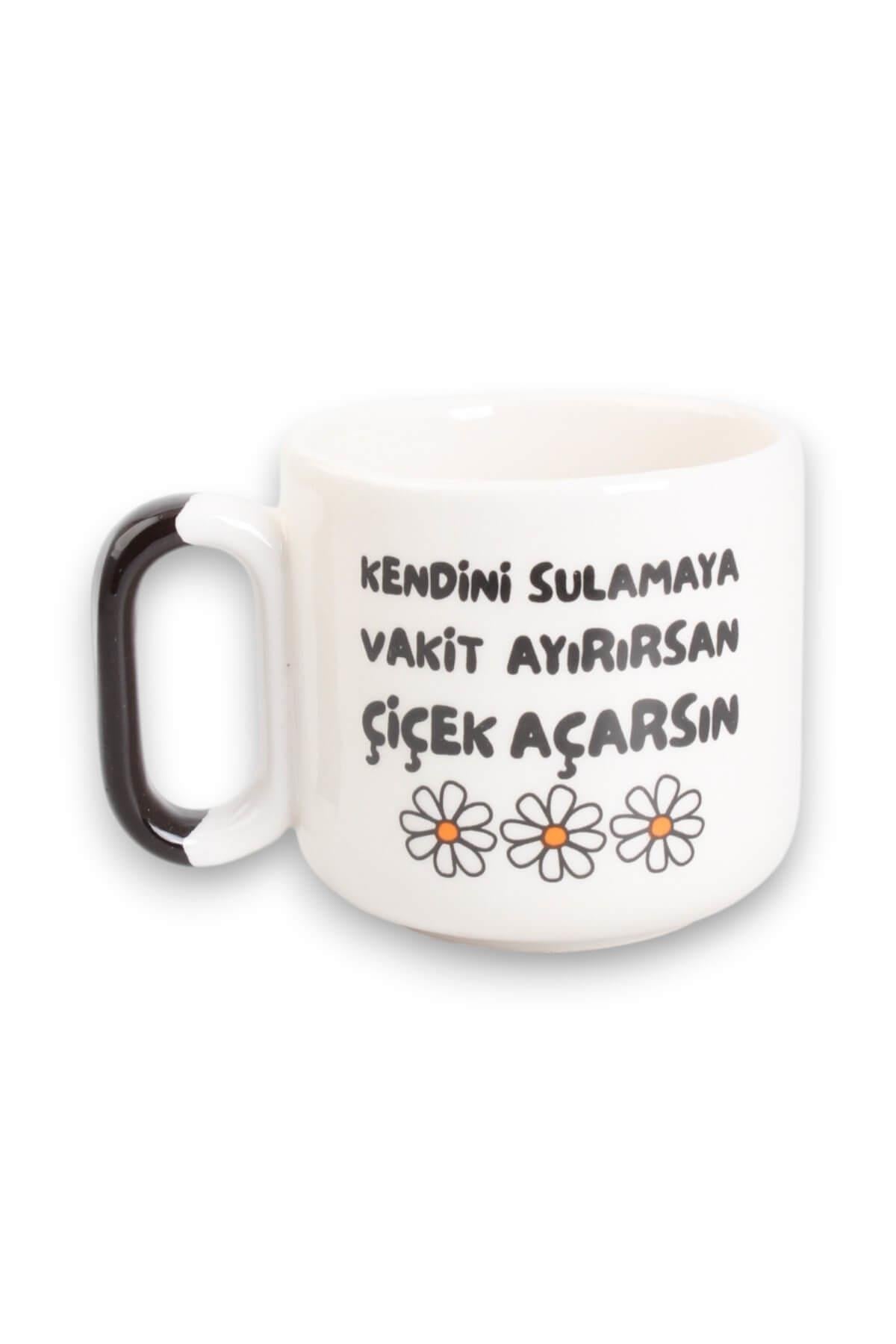 Kendini Sulamaya Siyah Arya Kupa