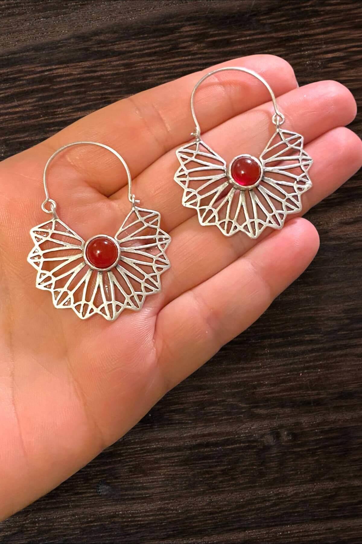 1306 Yan Duran Büyük Halka Gümüş Renk Döküm Küpe