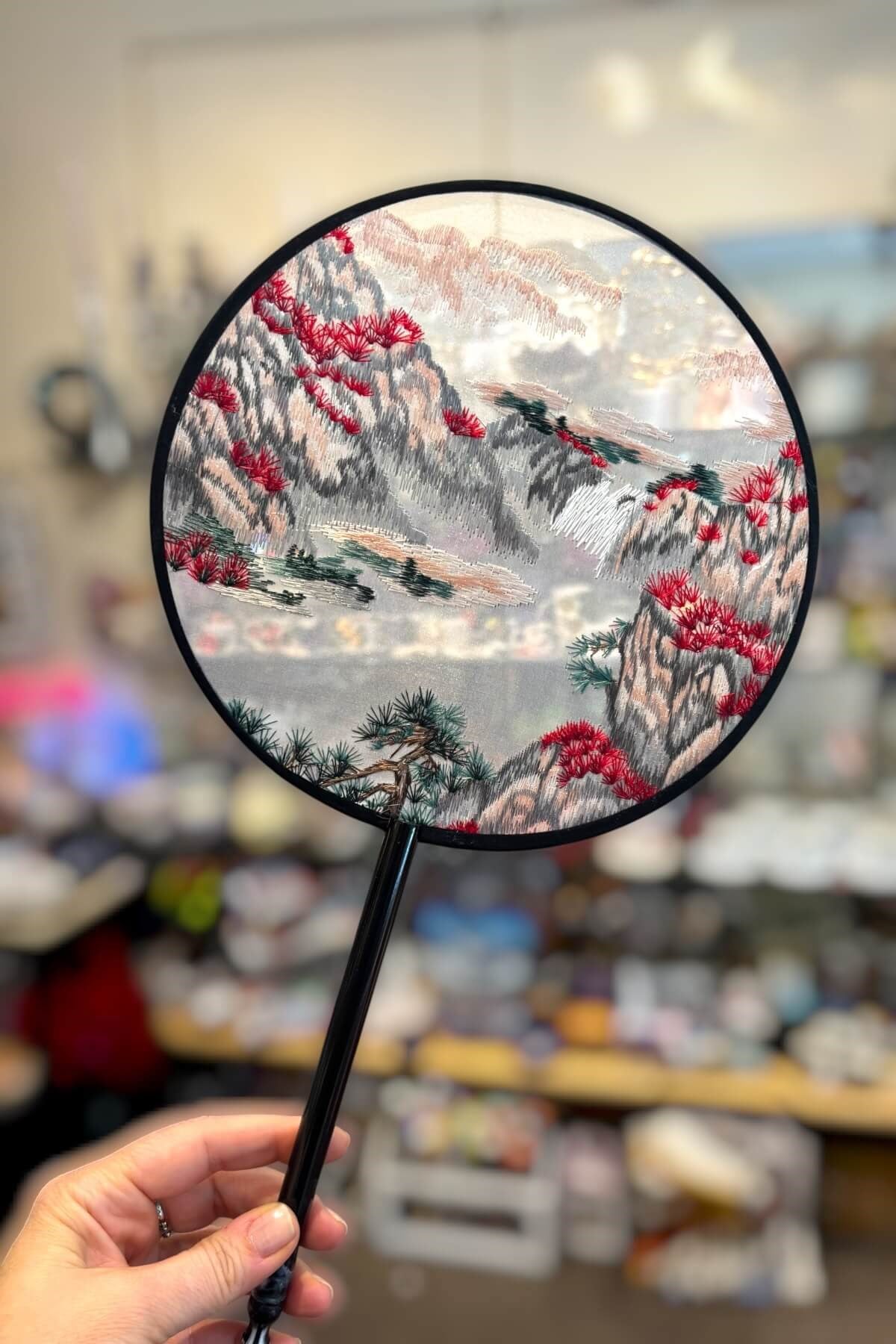 Nakışlı Japon Yelpazesi Dağlar