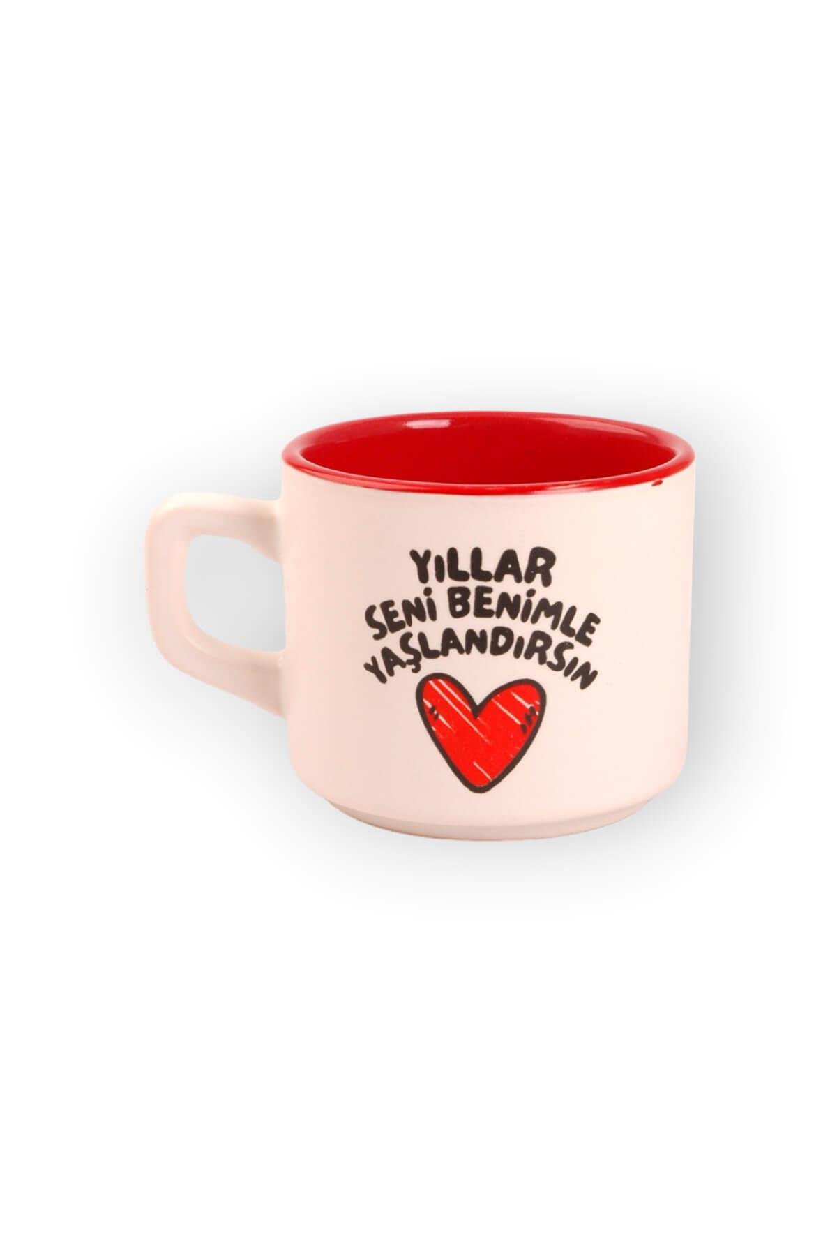 Yıllar Seni İçi Kırmızı Kupa