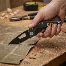 CAT DA980266 Kemer Askı Kancalı Karabinalı Katlanabilir 13CM Paslanmaz Çelik Siyah Kamp Çakısı