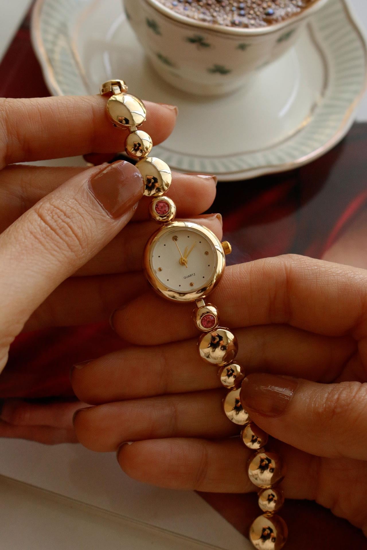 Marzelle Gold Pudra Taş Detaylı Kadın Kol Saati