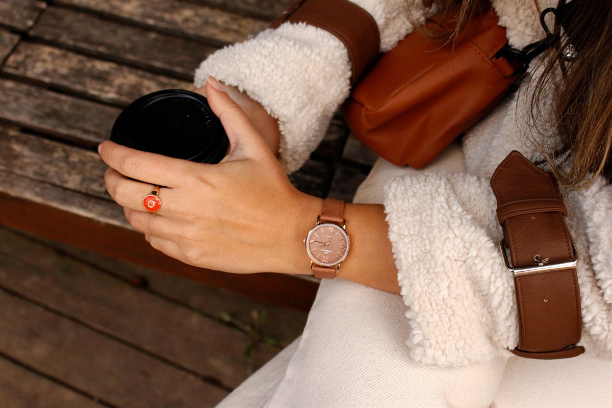 Ahşap Tasarımlı Deri Kordon Saat 