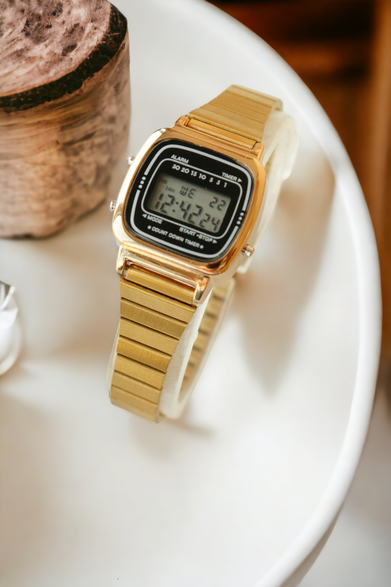 Gold Retro Metal Kol Saati