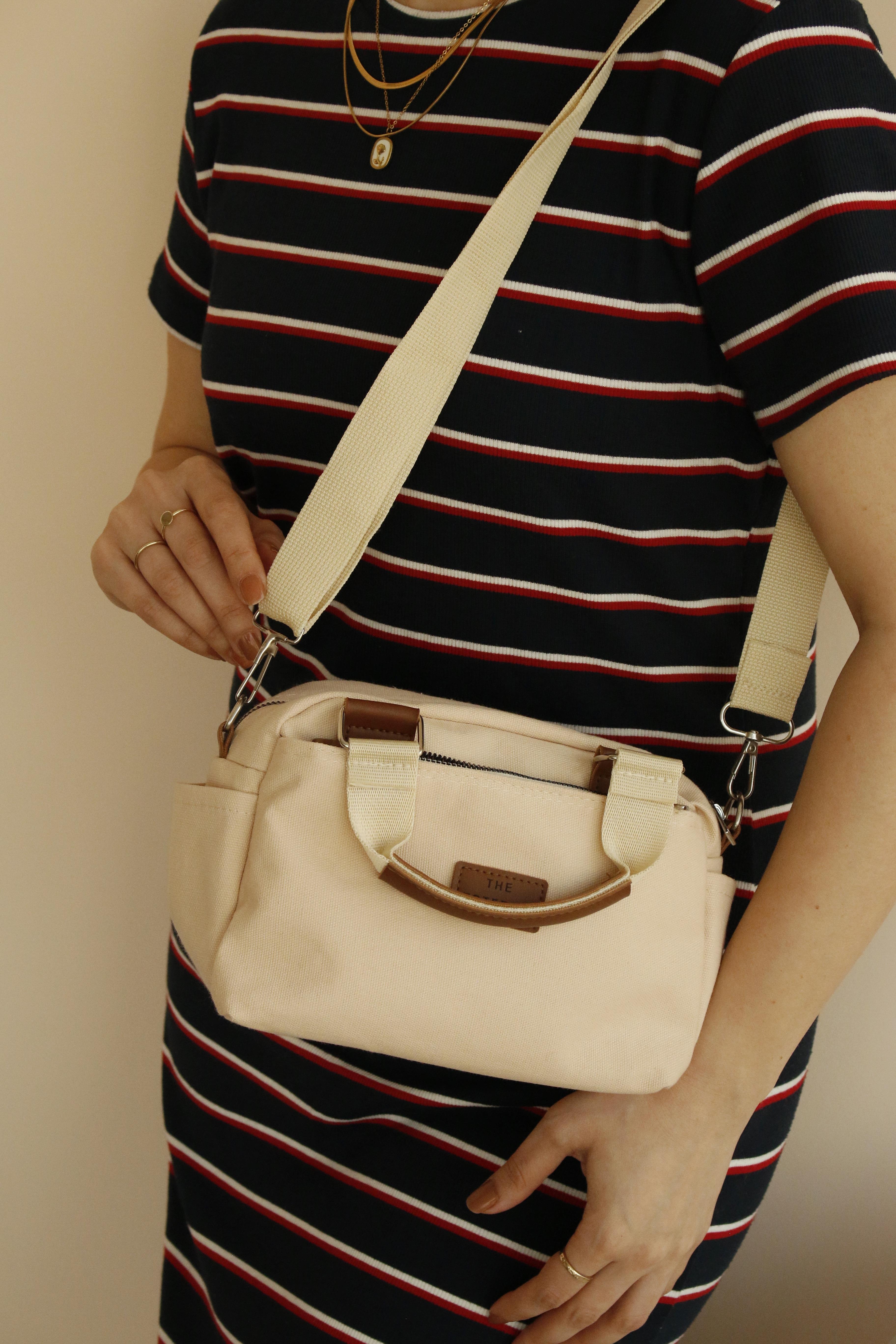 Loewe Krem Kanvas Kol Çantası