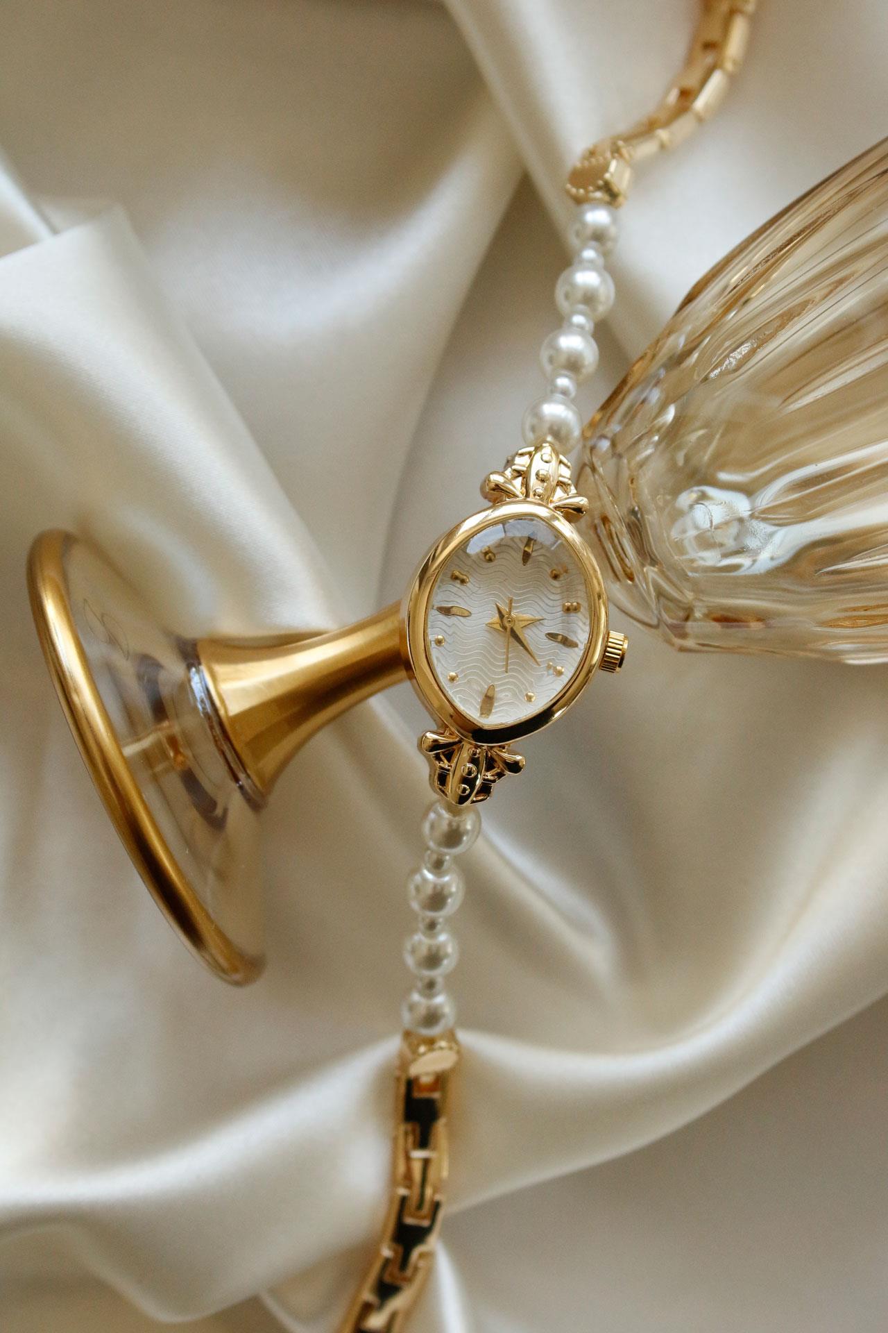 Pearl Gold Metal İncili Kol Saati 08