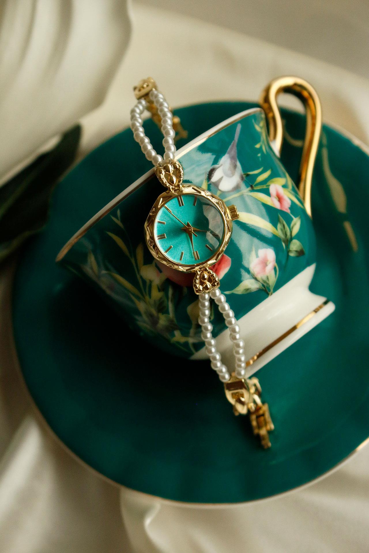 Pearl Gold Metal Kol Saati 06( yeşil kadran)