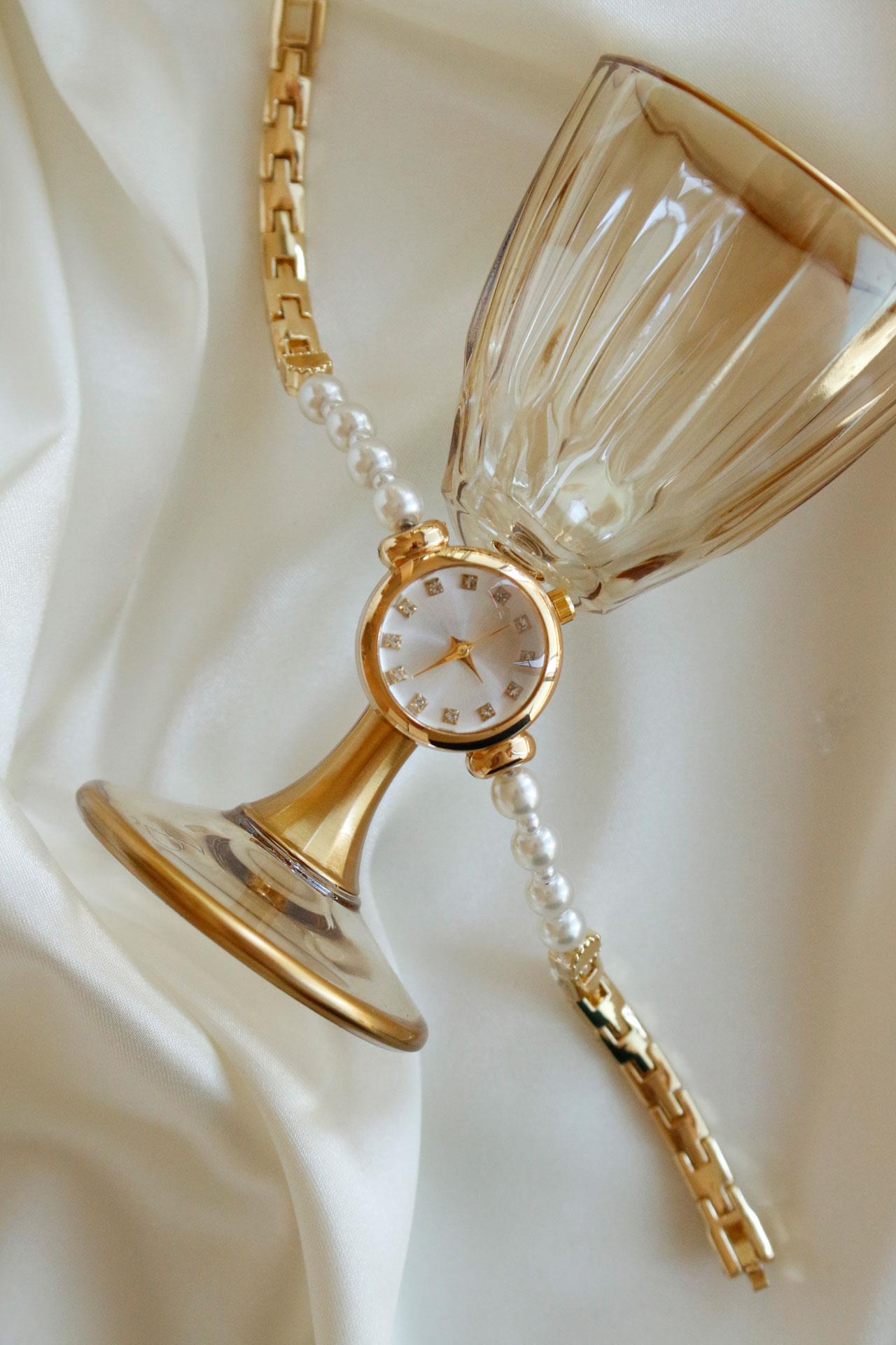 Pearl Gold Yuvarlak Metal İncili Kol Saati 14