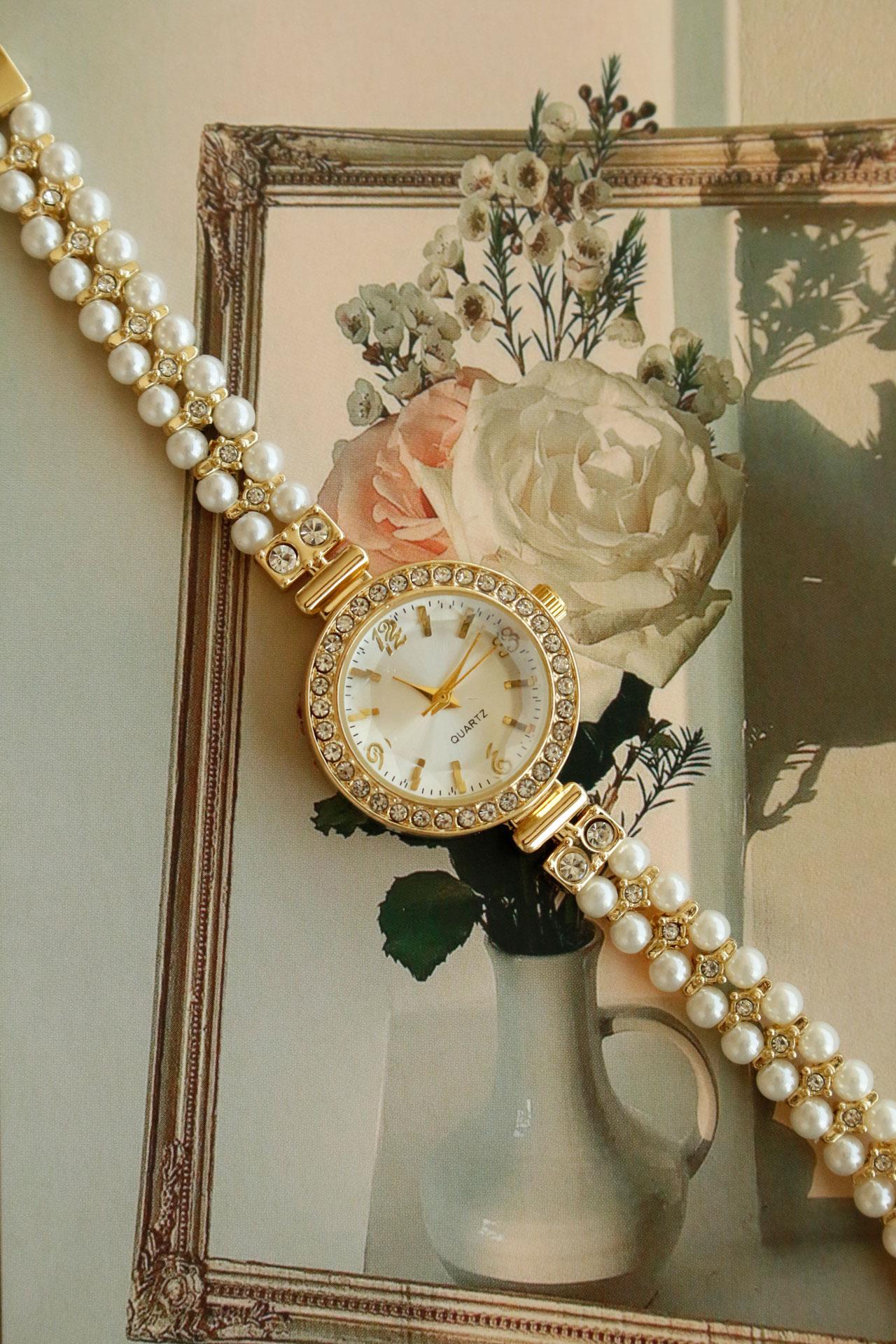 Pearl Gold Yuvarlak Metal İncili Kol Saati 10